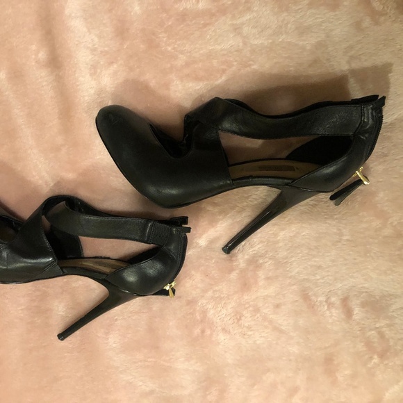 GUESS Black Criss Cross Ramba Pumps - Picture 3 of 5
